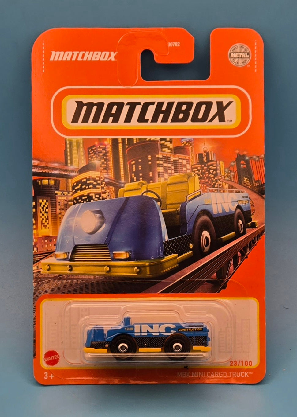 Matchbox " MBX Mini Cargo Truck " 23/100 30782