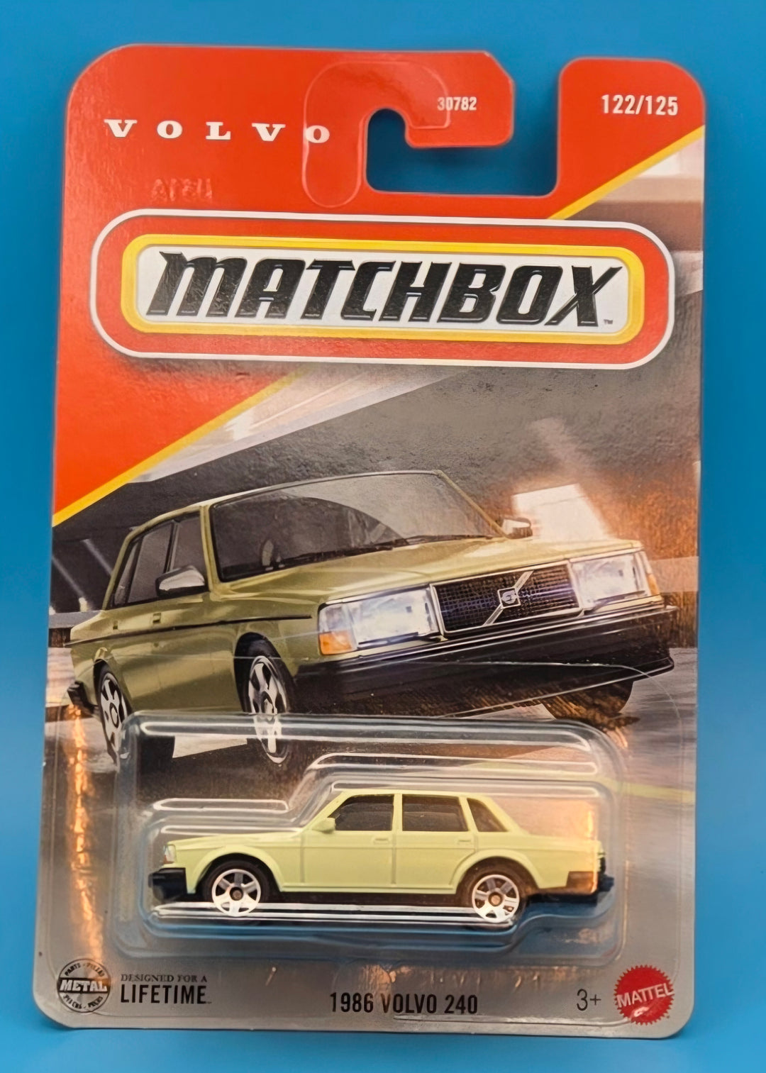 Matchbox " 1986 Volvo 240 " 122/125 JPB19